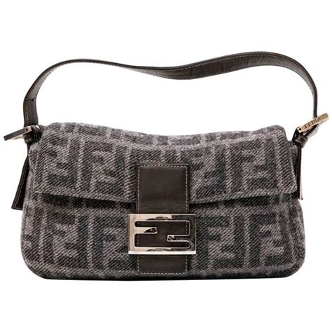 baguette fendi con perline|fendi baguette monogram.